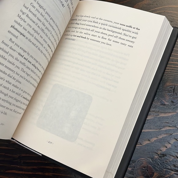 📕 4/$20 📕 The Book of Awesome hardcover book - Picture 4 of 4